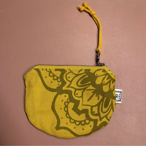 Pouch - Picture 3 of 4